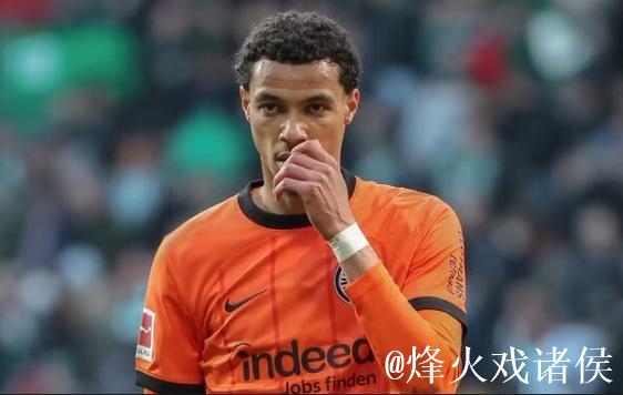 记者：曼联和纽卡是争夺法兰克福前锋埃基蒂克最活跃的俱乐部