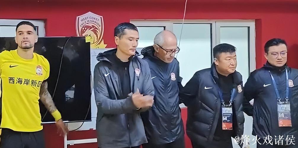 大刀阔斧!邵佳一要重建国足战术体系,2大新核心浮现,武磊淡出 大刀阔斧!邵佳一要重建国足战术体系,2大新核心浮现,武磊淡出