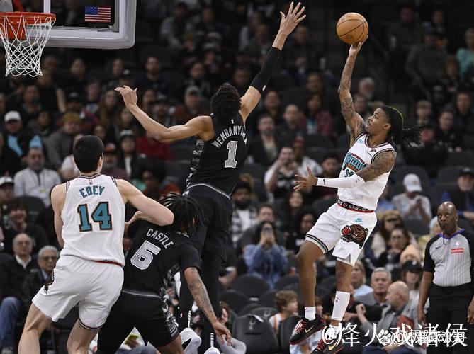 文班手感不佳5中1仅6分 马刺不敌雷霆 开拓者险胜快船 文班手感不佳5中1仅6分 马刺不敌雷霆 开拓者险胜快船